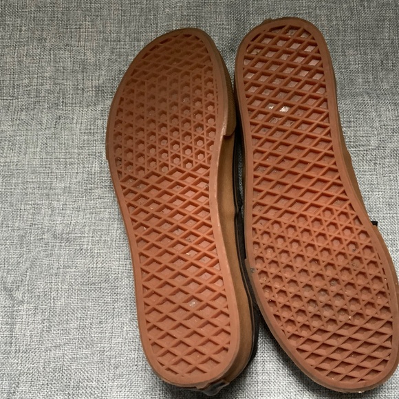 Vans Black Rubber Gum Sneaker 10 women’s 8.5 men’s - Picture 8 of 9